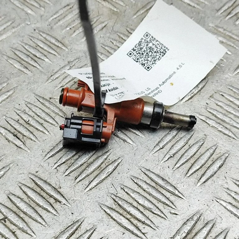 Wtryskiwacz 2325038020 – Lexus LS UCF30 (2001-2007)