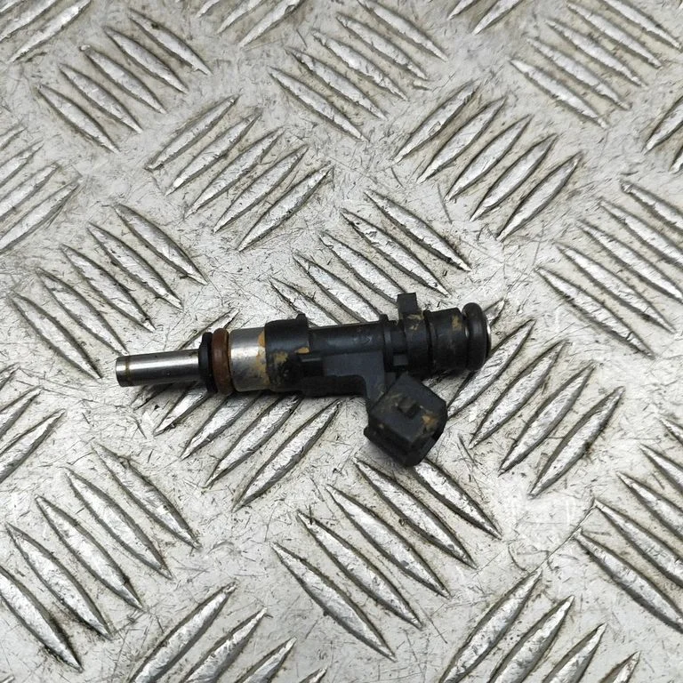 Fuel injector F01R00MG88