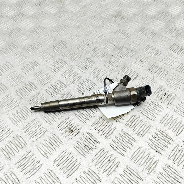 Fuel injector 0445110523