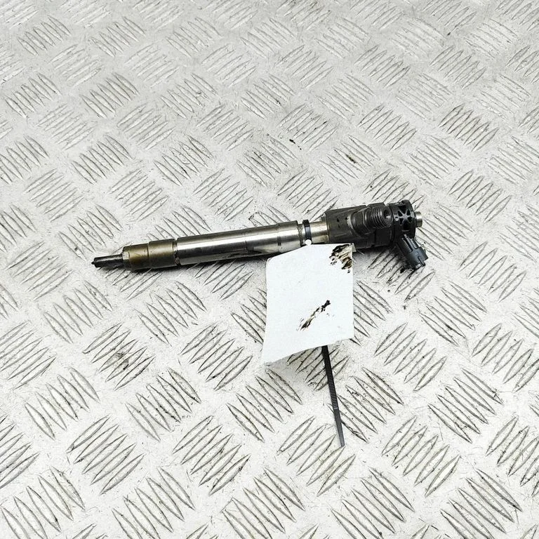 Fuel injector 0445110523