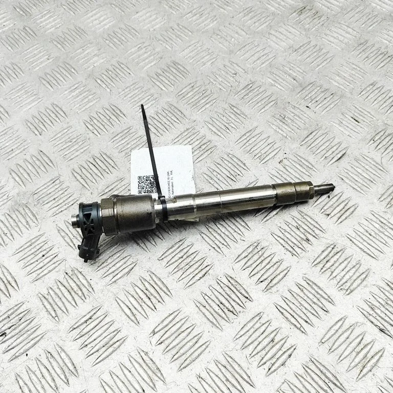 Fuel injector 0445110523