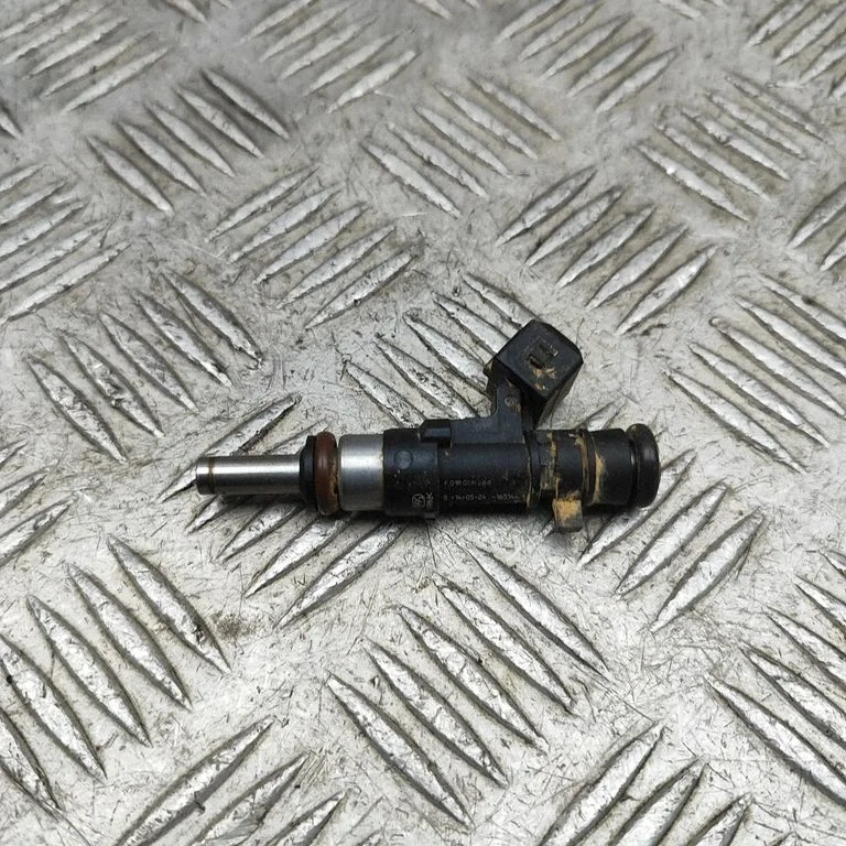Fuel injector F01R00MG88