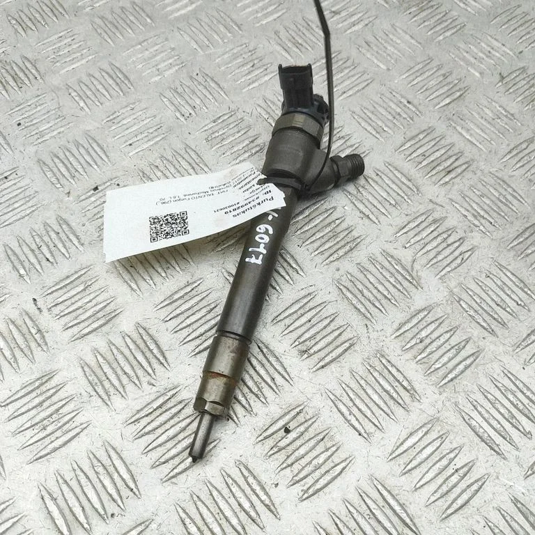 Fuel injector 0445110546