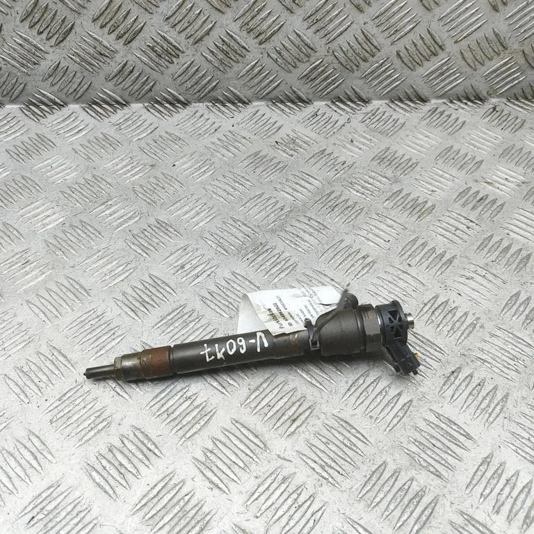 Fuel injector 0445110546