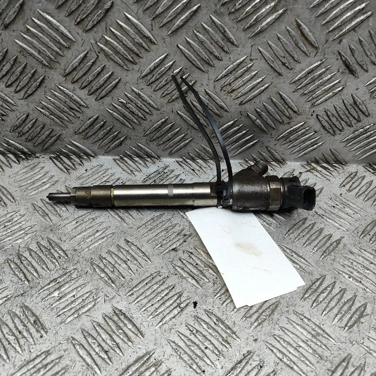 Fuel injector 35062015F