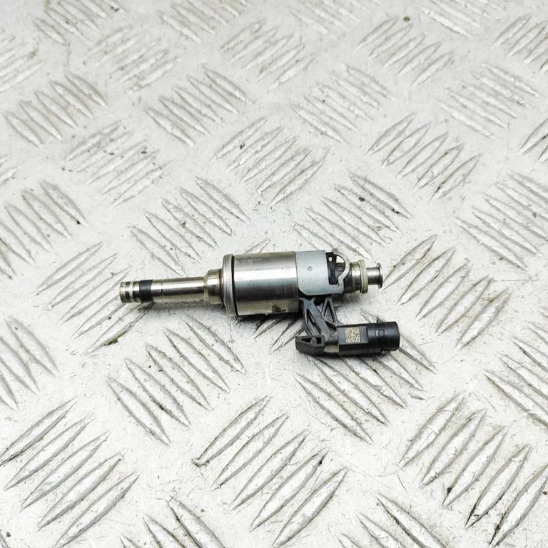 Fuel injector – Volkswagen Passat CC (2008-2016)