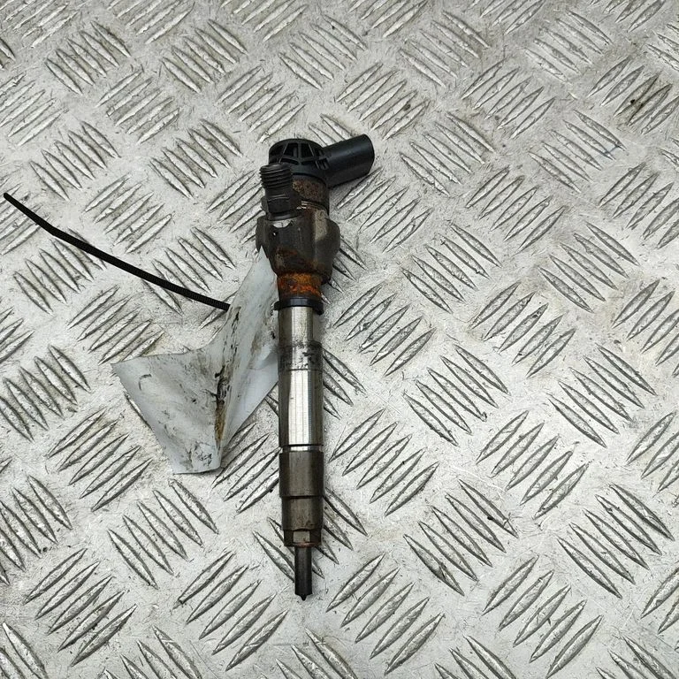 Sprausla (-as) (inžektors (-i)) – BMW 1. sērija F20 F21 (2011-2019)
