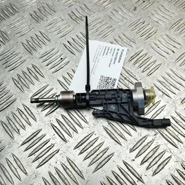 Fuel injector 0261500437