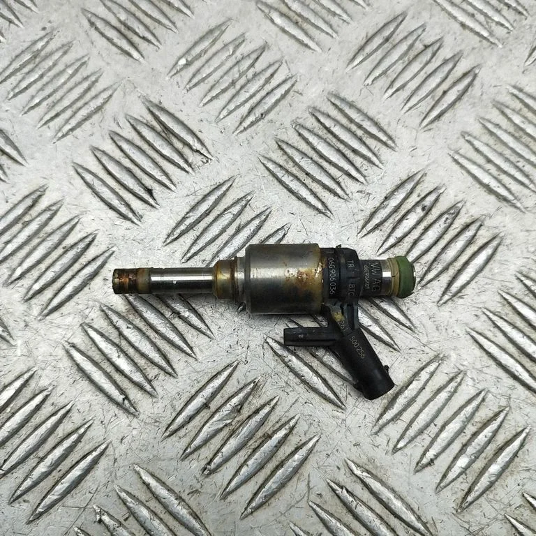 Sprausla (-as) (inžektors (-i)) 06G906036
