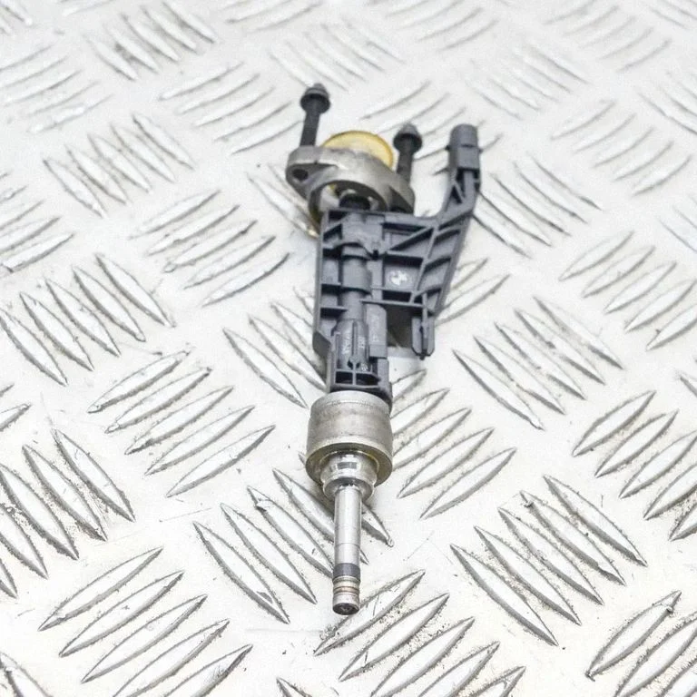 Fuel injector – BMW 2 Series F46 (2015-)
