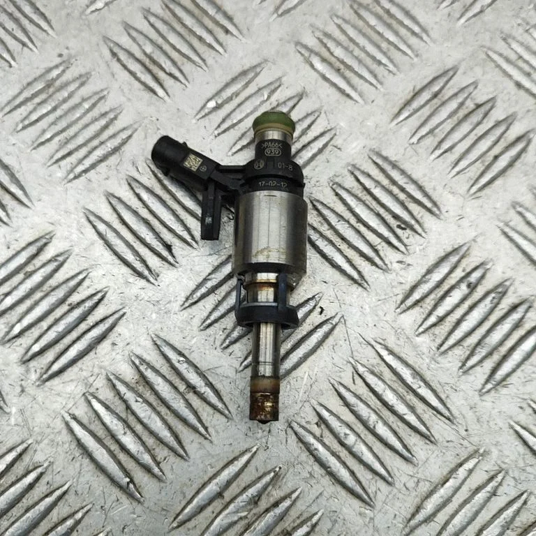 Sprausla (-as) (inžektors (-i)) 06G906036