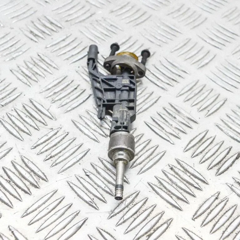 Fuel injector – BMW 2 Series F46 (2015-)