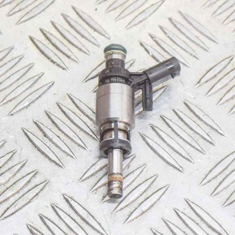 Sprausla (-as) (inžektors (-i)) 0261500244