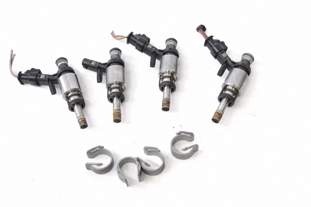 Fuel injectors set 06G906036S