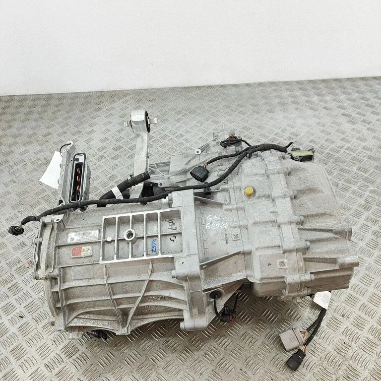 Dzinējs 0EG901091P