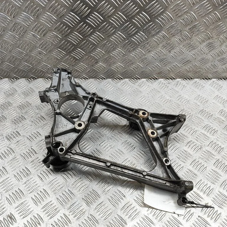 Wspornik alternatora – Mercedes-Benz Klasa SLK R172 (2011-2017)