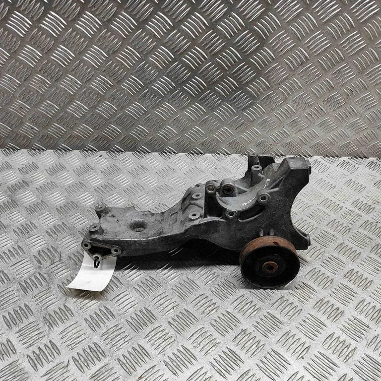 Generator/alternator bracket – Audi A4 S4 B6 8E 8H (2001-2005)