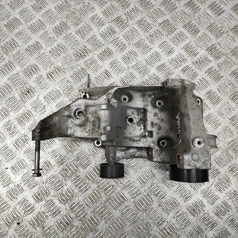 Generator/alternator bracket – BMW 1 Series E81 E87 (2004-2011)