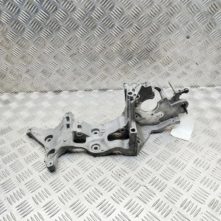 Generator/alternator bracket – Volkswagen e-Golf (2014-)