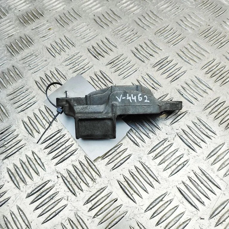 Ģeneratora kronšteins 9812038580