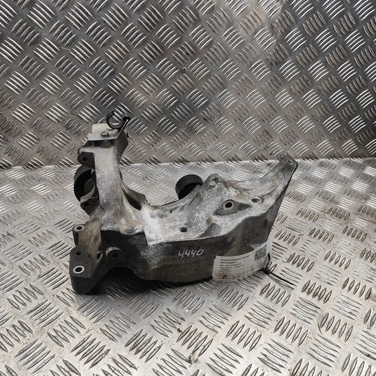 Generator/alternator bracket – BMW X5 E70 (2006-2013)