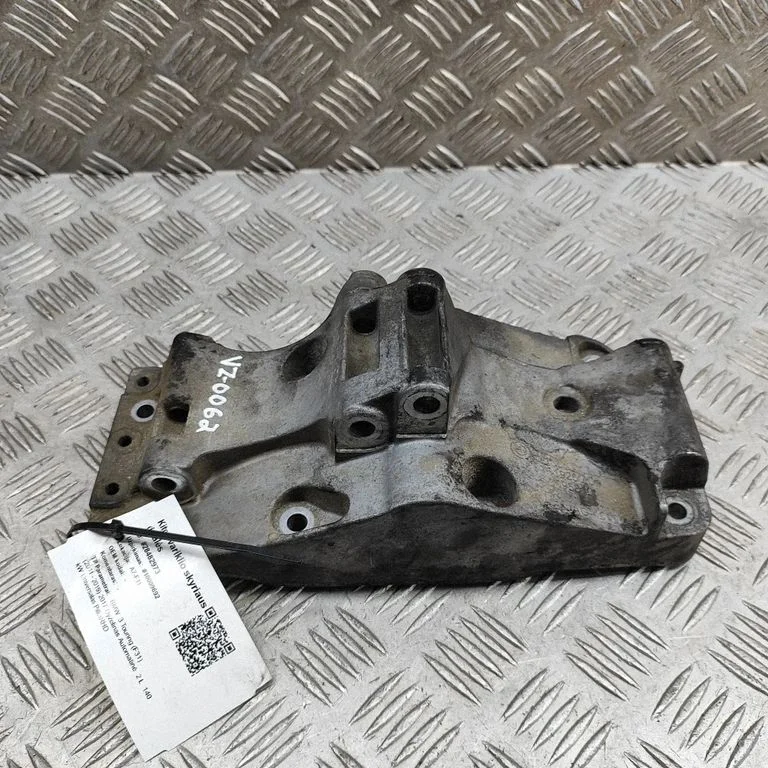 Generator/alternator bracket – BMW 3 Series F30 F35 F31 (2012-2018)