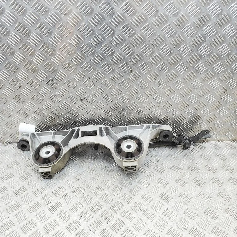 Engine mount bracket PZ315G000AC