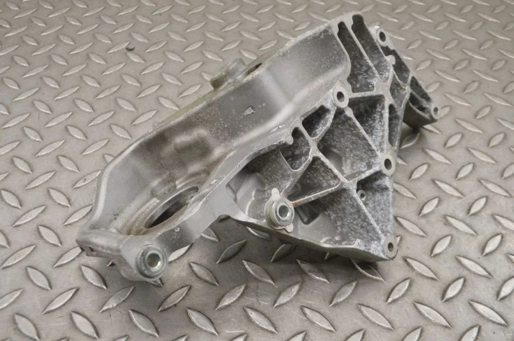Generator/alternator bracket – Volvo XC90 (2014-)