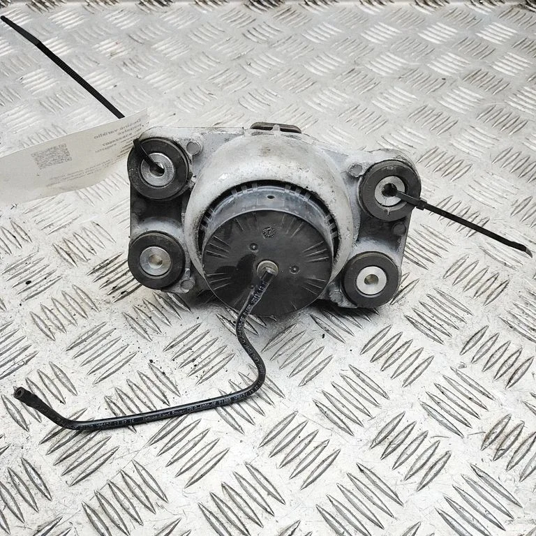 Dzinēja spilvens – Land Rover Range Rover Sport L494 (2013-)