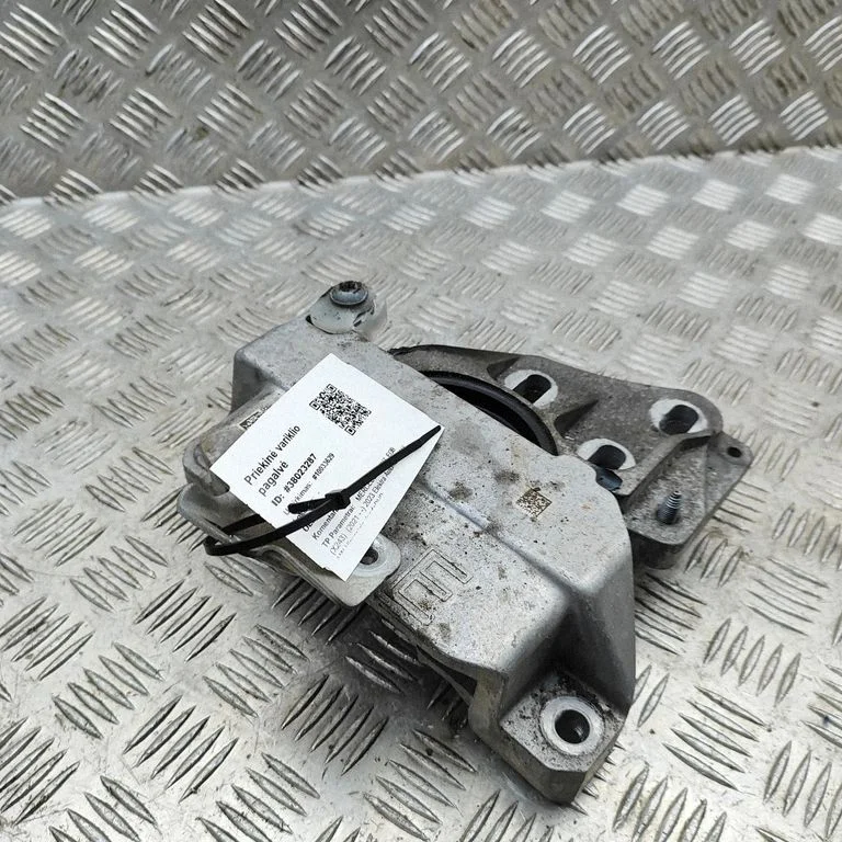 Dzinēja spilvens – Mercedes-Benz EQB (2021-)