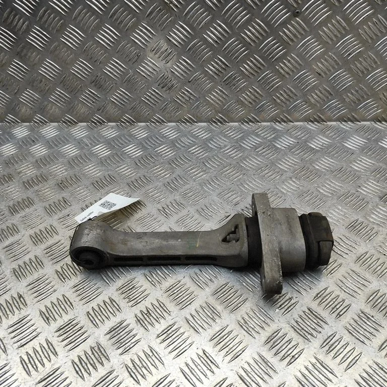 Dzinēja spilvens 219502W400