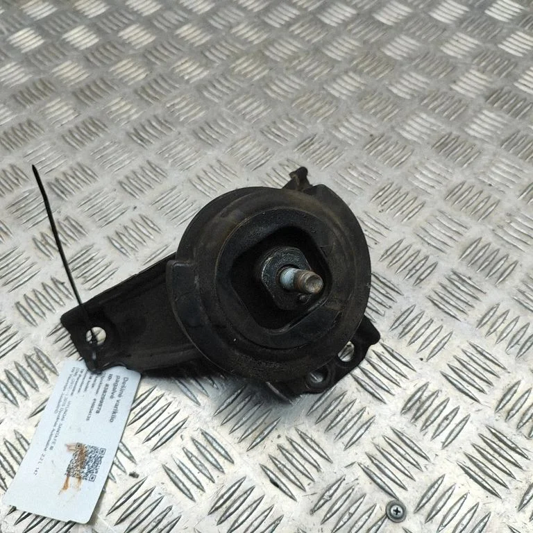 Dzinēja spilvens 218102W200