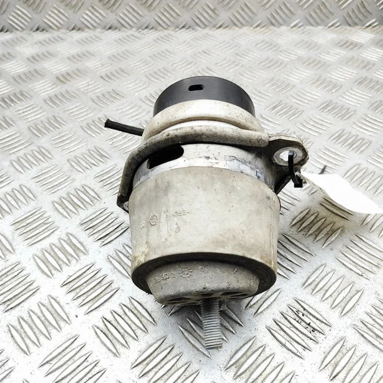 Dzinēja spilvens – Audi Q7 4L (2005-2015)