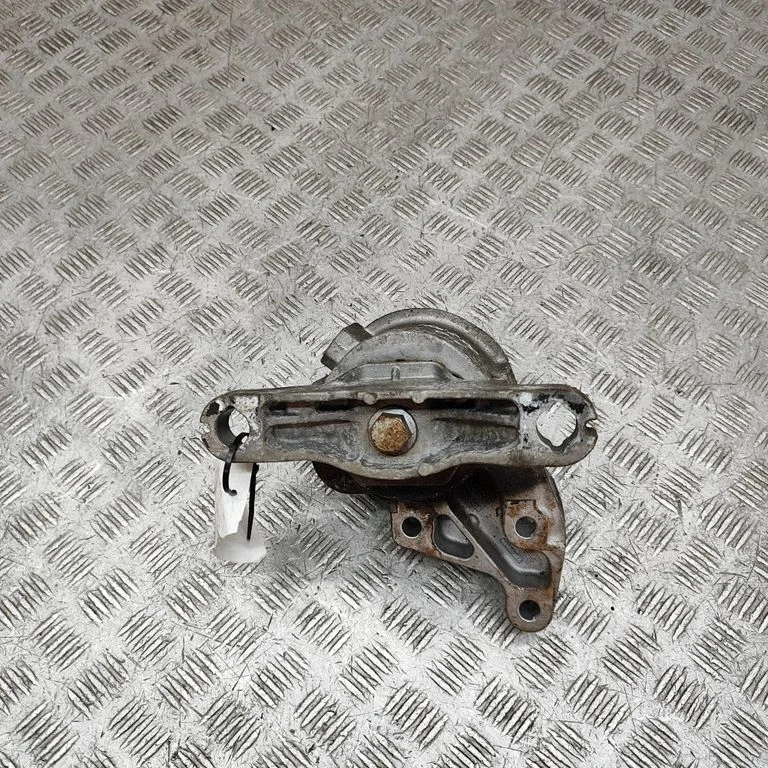 Dzinēja spilvens D8786F012GG