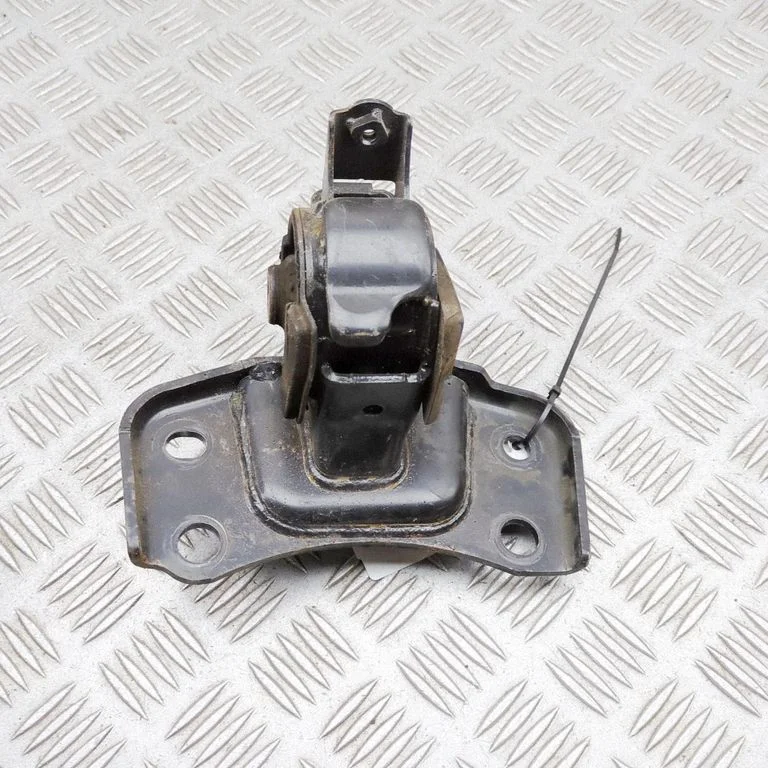 Engine mount bracket – Toyota Prius (XW50) (2015-2023)