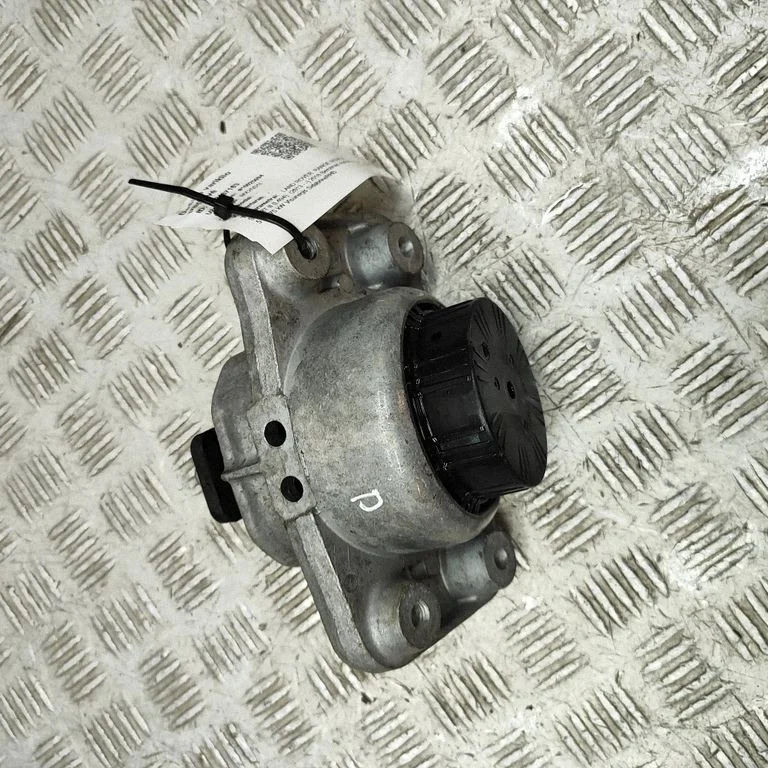 Engine mount bracket HPLA6A003BB