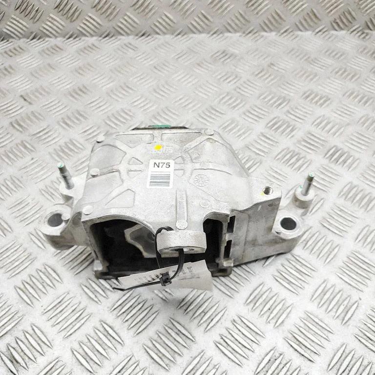 Engine mount bracket – KIA Sportage (2021-)