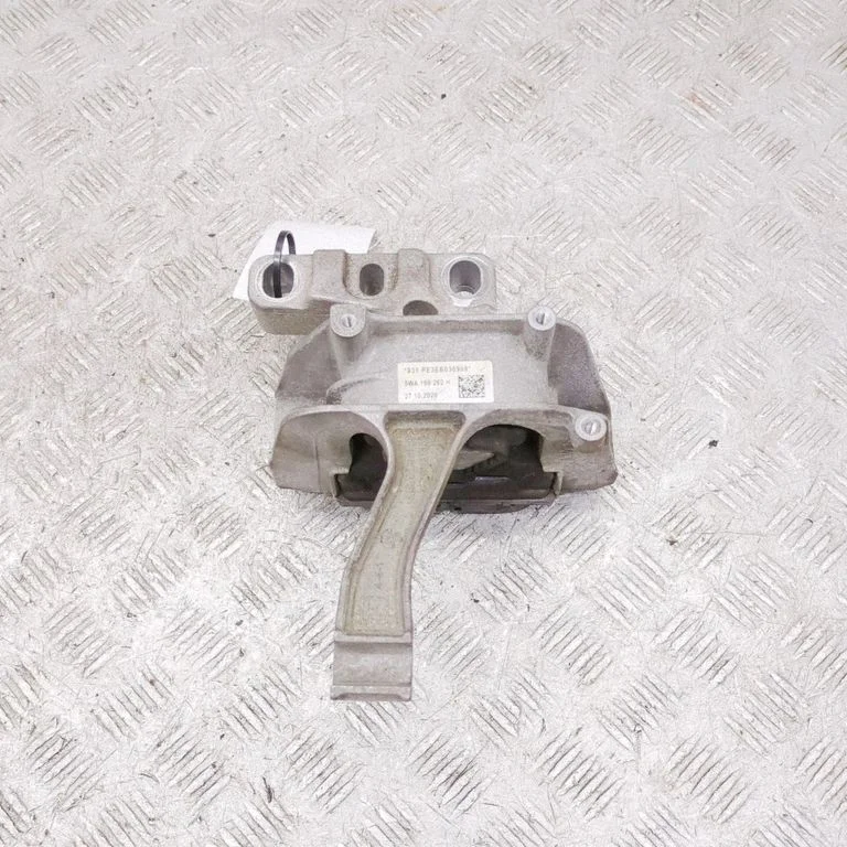 Engine mount bracket 5WA199262H