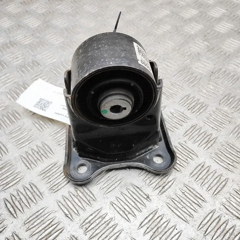 Engine mount bracket 218G0GI000