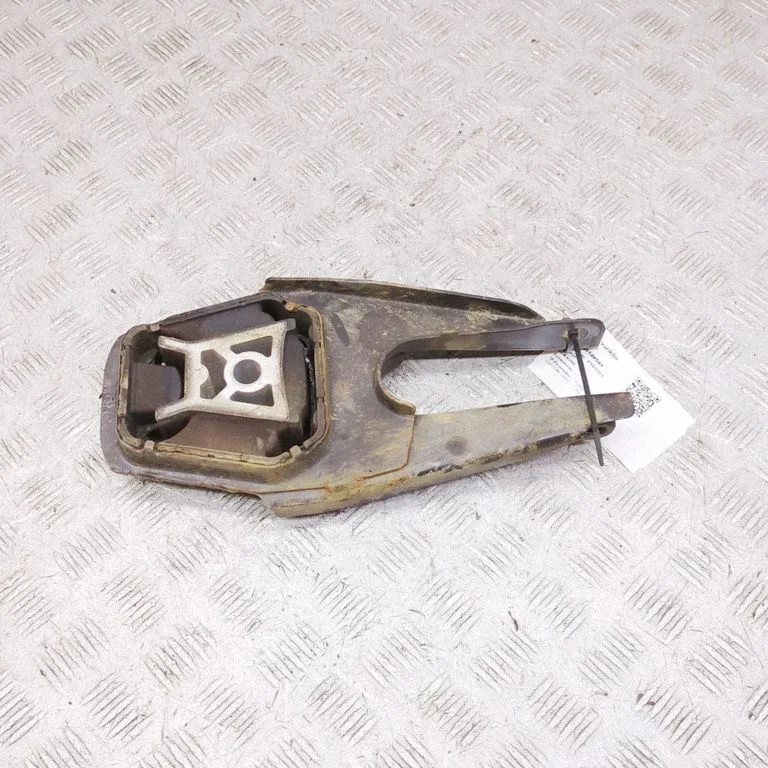 Dzinēja spilvens PZ316P082EB