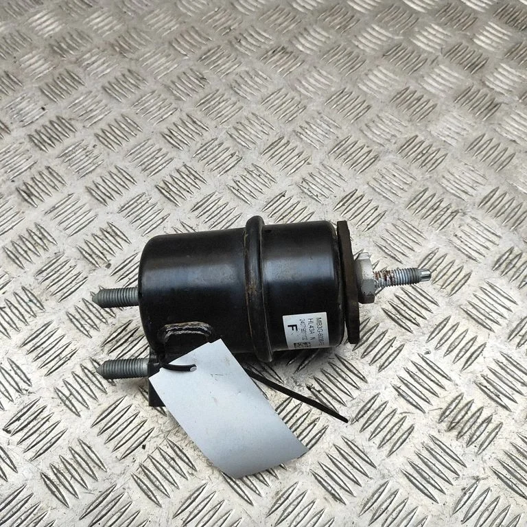 Dzinēja spilvens MB3G6038FE