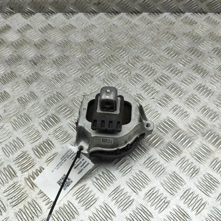 Dzinēja spilvens 6860458
