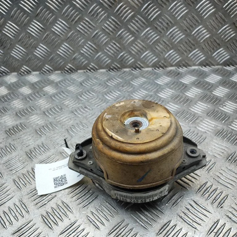 Engine mount bracket A1662405917