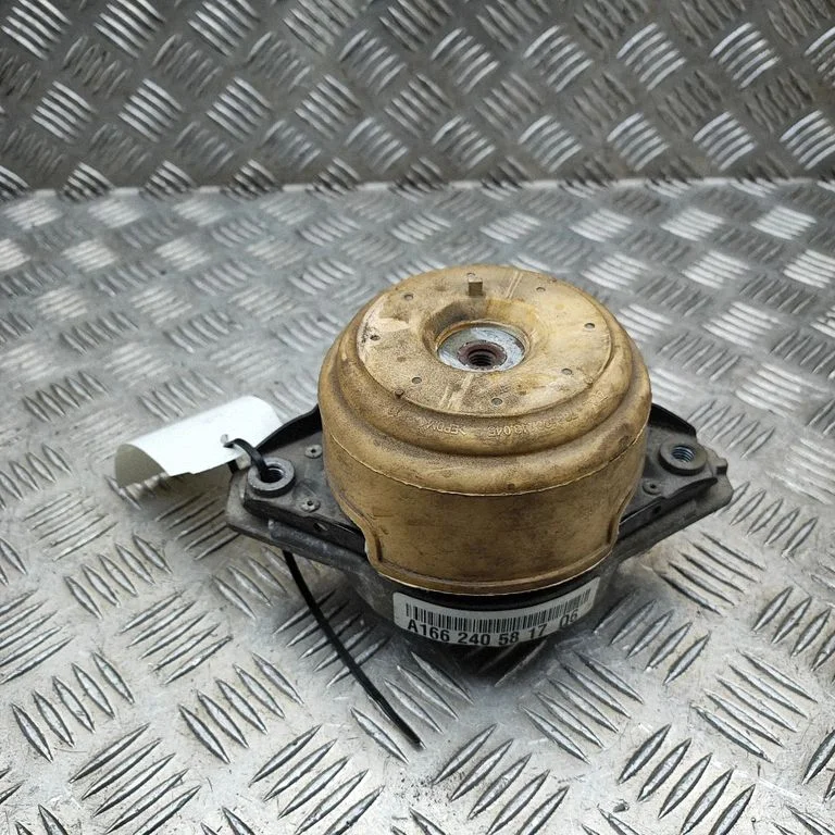 Engine mount bracket A1662405817