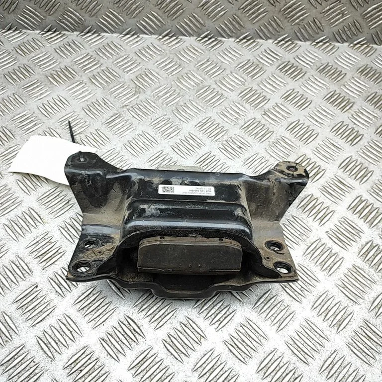 Engine mount bracket 5Q0199555BH