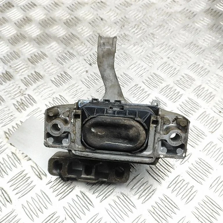 Dzinēja spilvens 5Q0199262BH