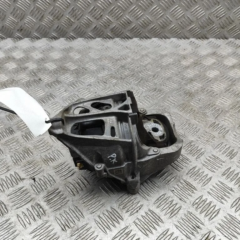 Engine mount bracket 4M0199371FF
