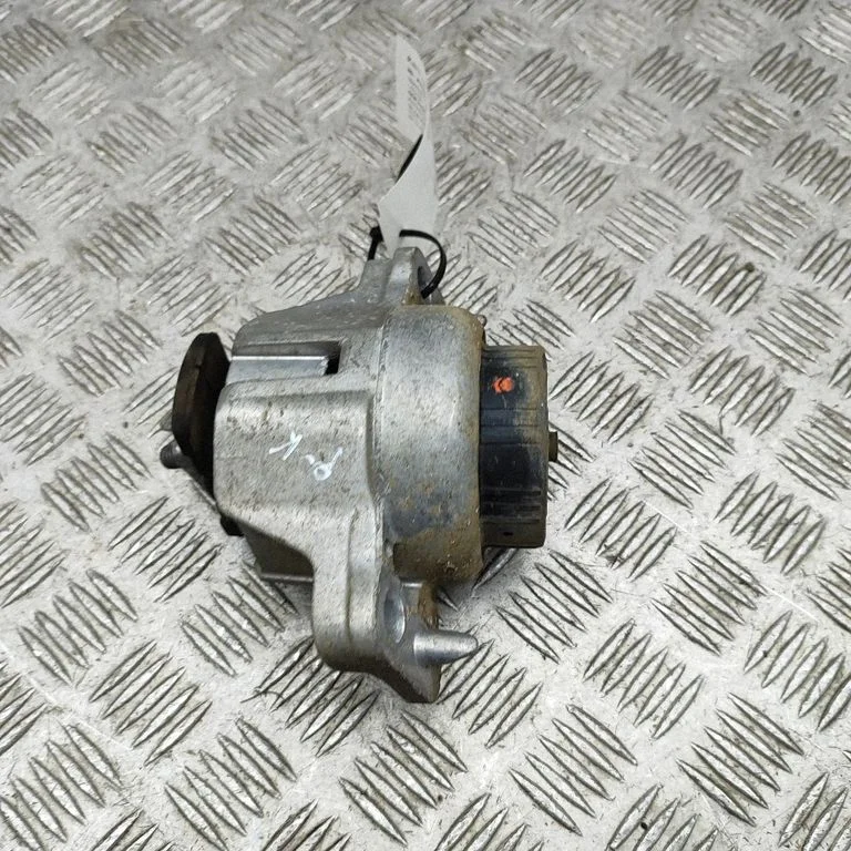 Dzinēja spilvens GX736A003KC