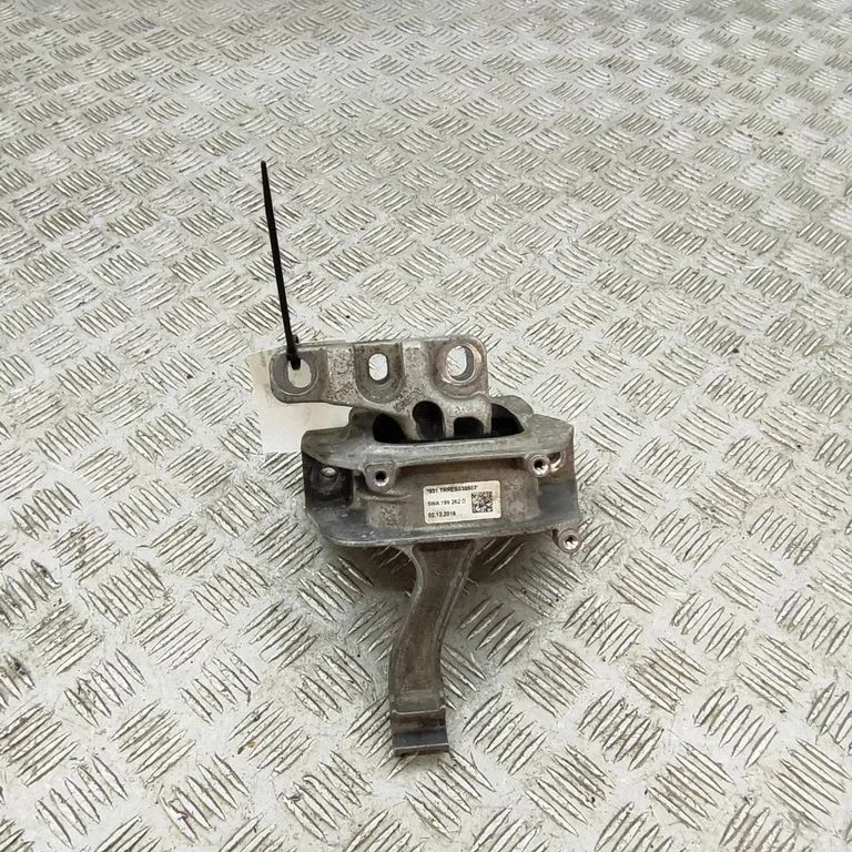 Dzinēja spilvens – Skoda Karoq (2017-)