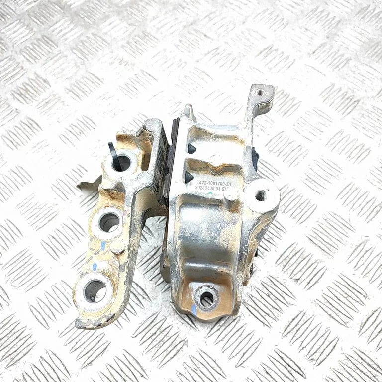 Engine mount bracket T4721001700Z1